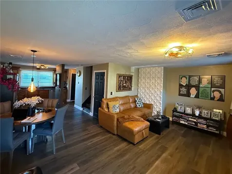 1603 Plainfield Pike Johnston RI 02919