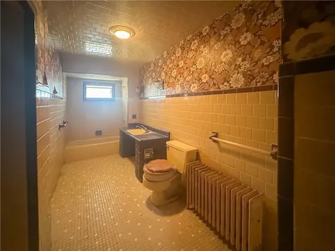 16 Shaw Avenue Johnston RI 02919