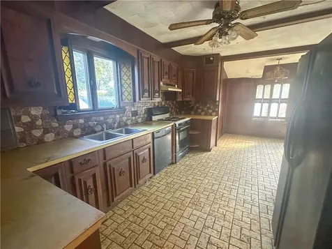 16 Shaw Avenue Johnston RI 02919