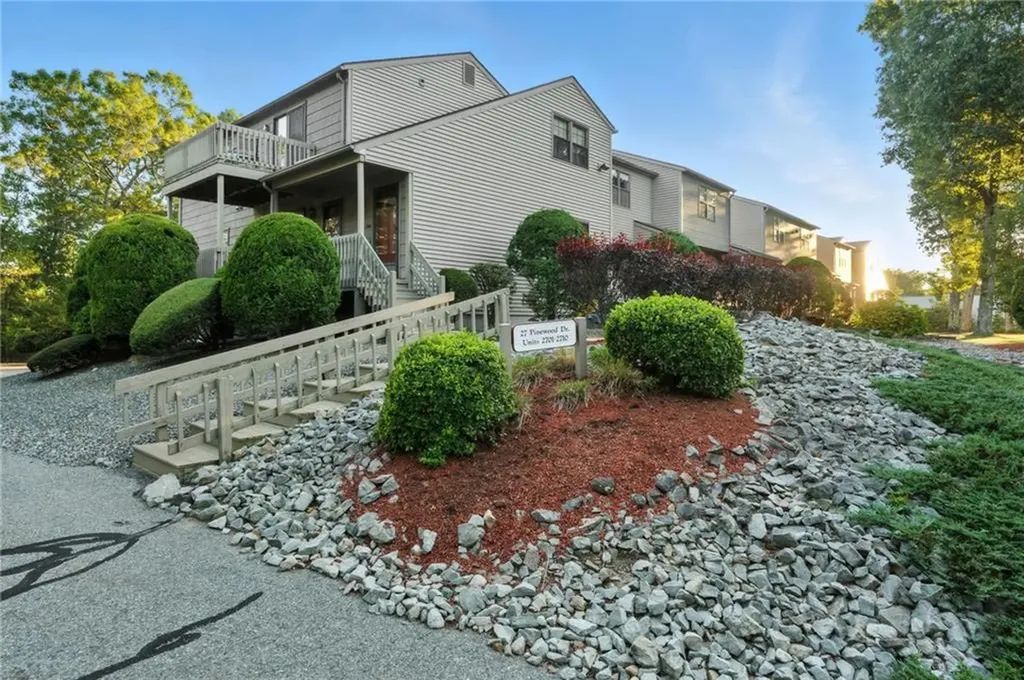 2703 Pinewood Drive Smithfield RI 02917