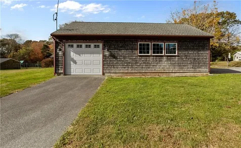 12 Beth Road Tiverton RI 02878