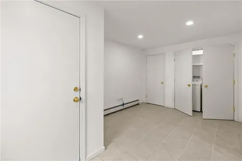 12 Beth Road Tiverton RI 02878