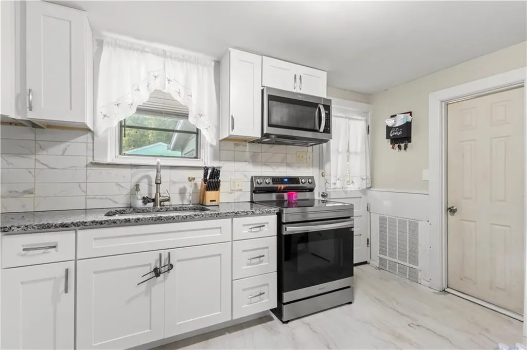 43 Welles Street Woonsocket RI 02895