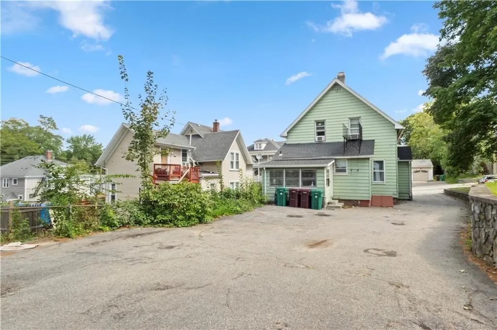 43 Welles Street Woonsocket RI 02895