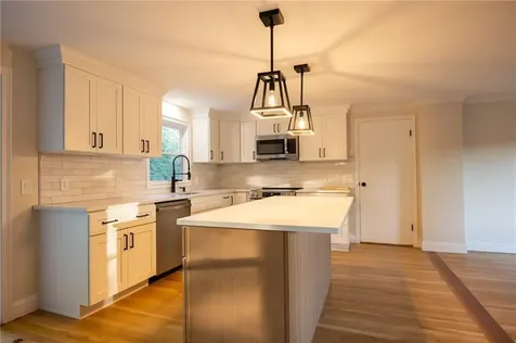 199 First Avenue East Greenwich RI 02818