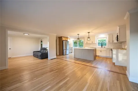 199 First Avenue East Greenwich RI 02818