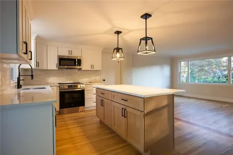 199 First Avenue East Greenwich RI 02818