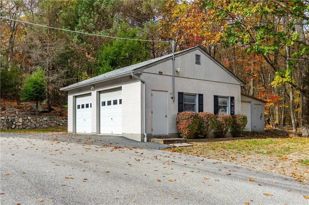 142 Douglas Pike Smithfield RI 02917