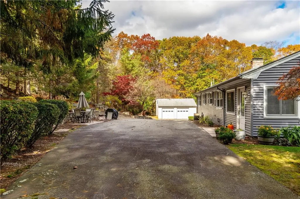 142 Douglas Pike Smithfield RI 02917