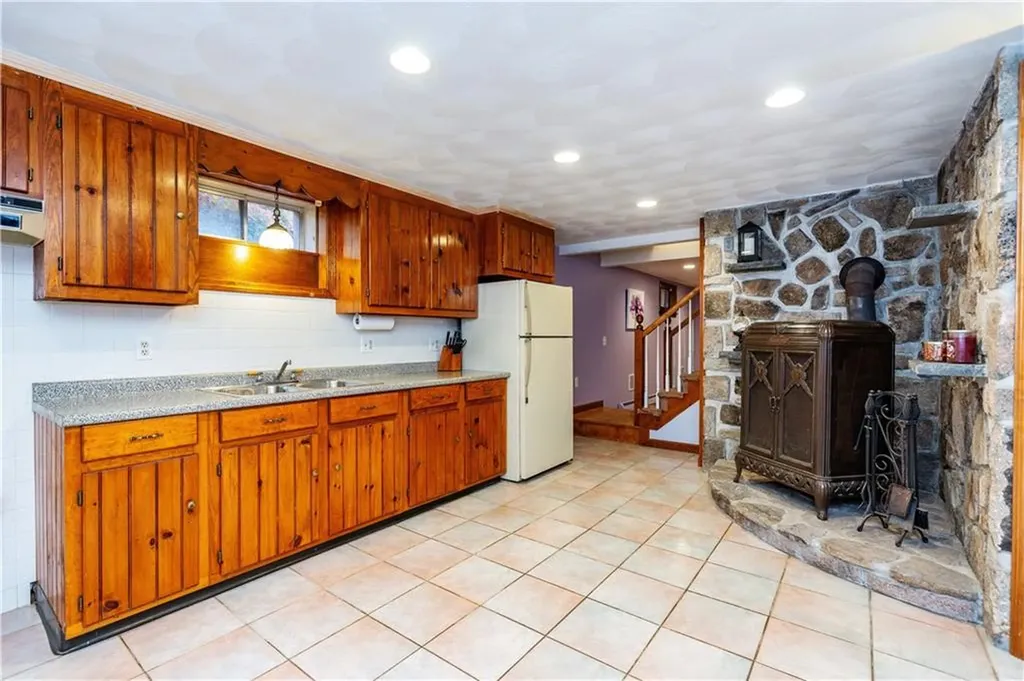 142 Douglas Pike Smithfield RI 02917