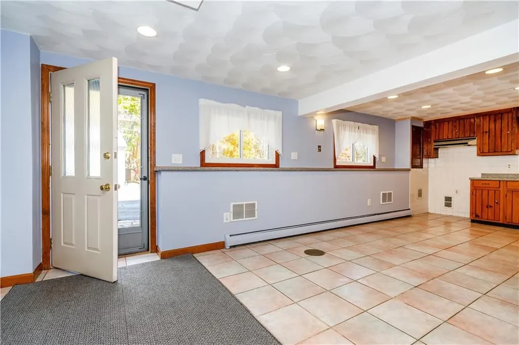 142 Douglas Pike Smithfield RI 02917