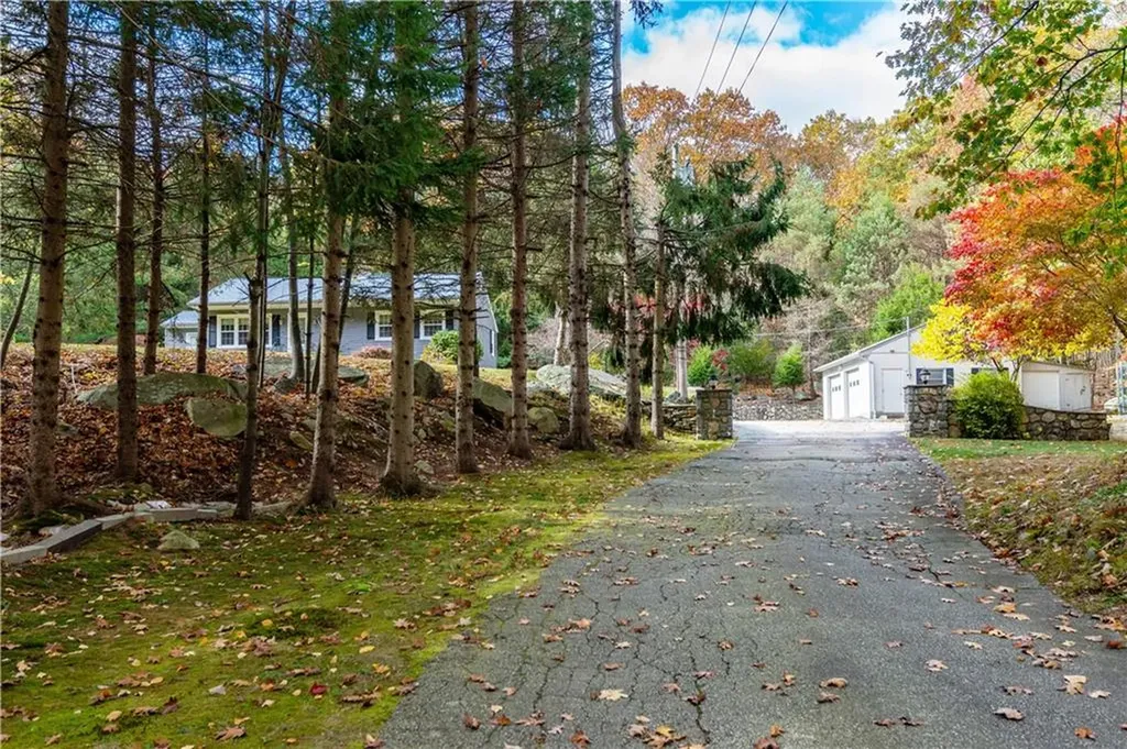 142 Douglas Pike Smithfield RI 02917