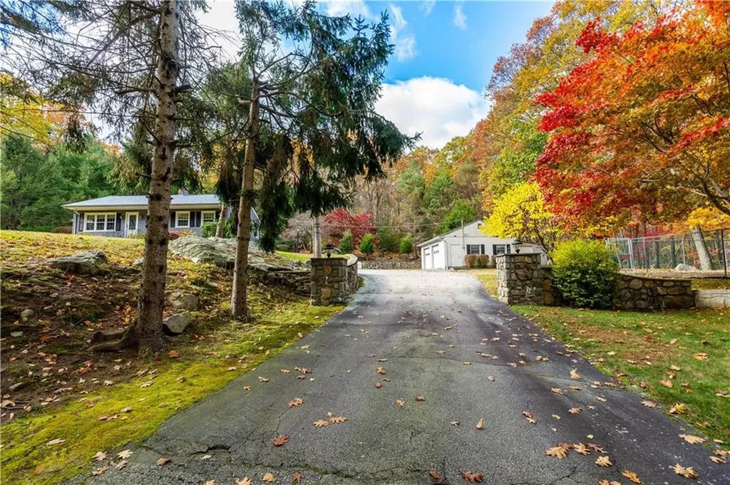 142 Douglas Pike Smithfield RI 02917