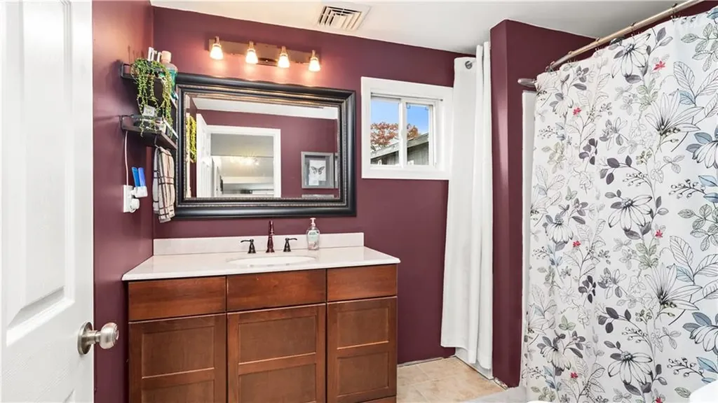 21 Darton Street Coventry RI 02816