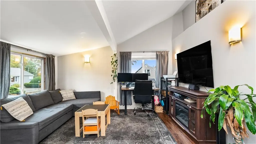 21 Darton Street Coventry RI 02816