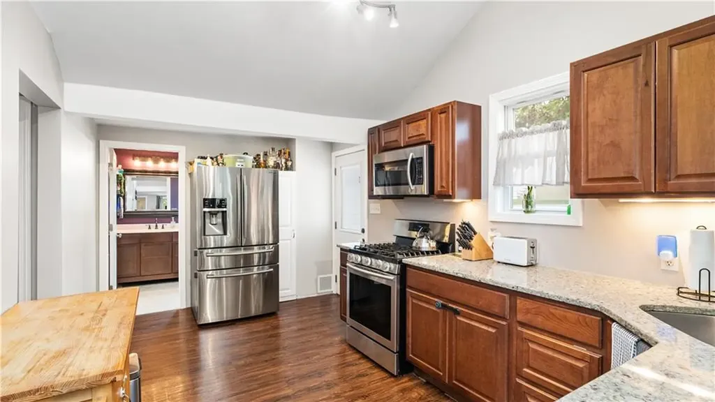 21 Darton Street Coventry RI 02816