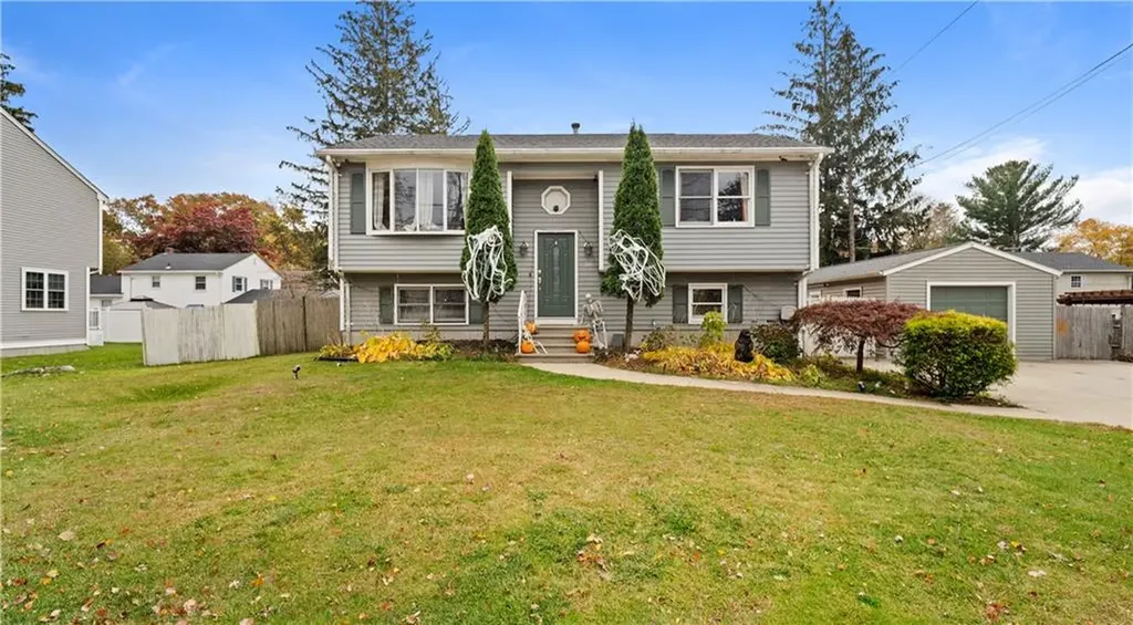 26 Dallas Avenue Warwick RI 02889