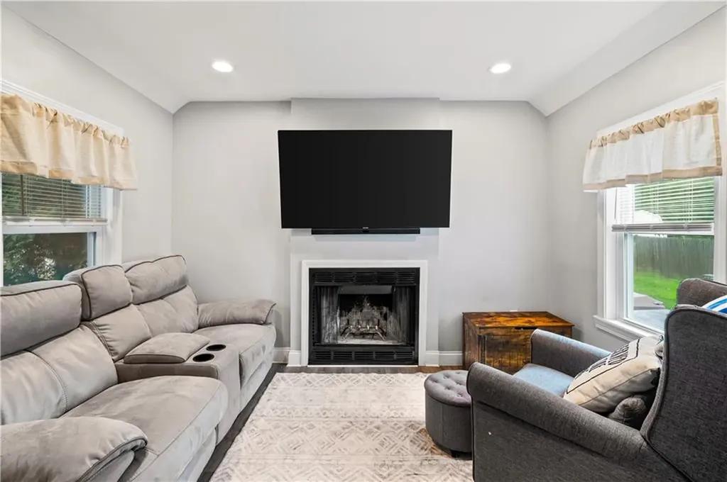 467 Forbes Street East Providence RI 02915