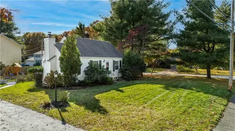 467 Forbes Street East Providence RI 02915