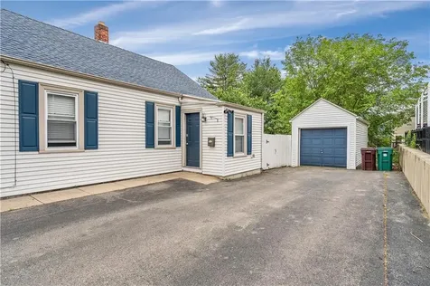 216 Bertenshaw Road Woonsocket RI 02895