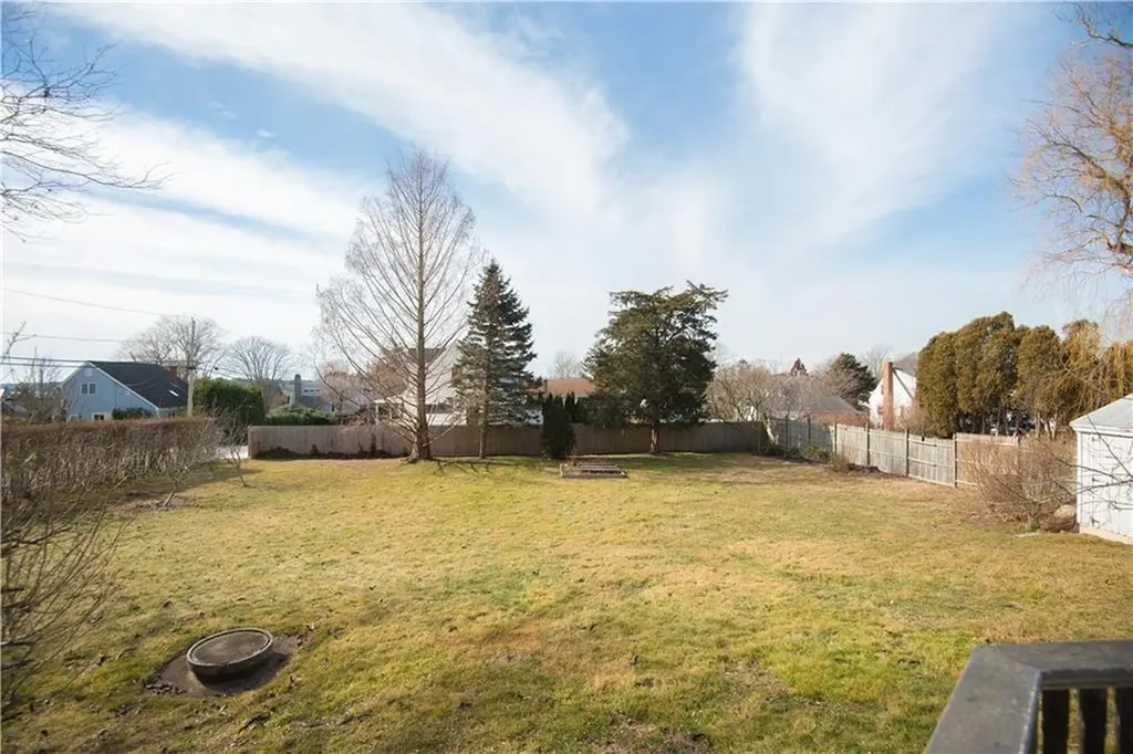 281 Wolcott Avenue Middletown RI 02842