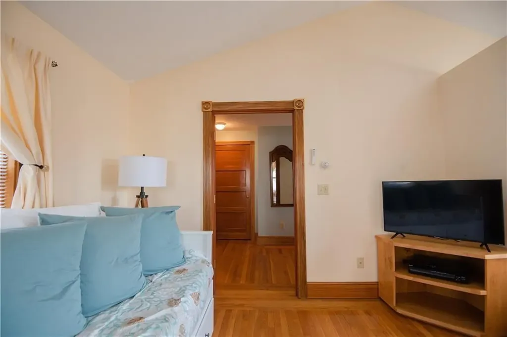 281 Wolcott Avenue Middletown RI 02842