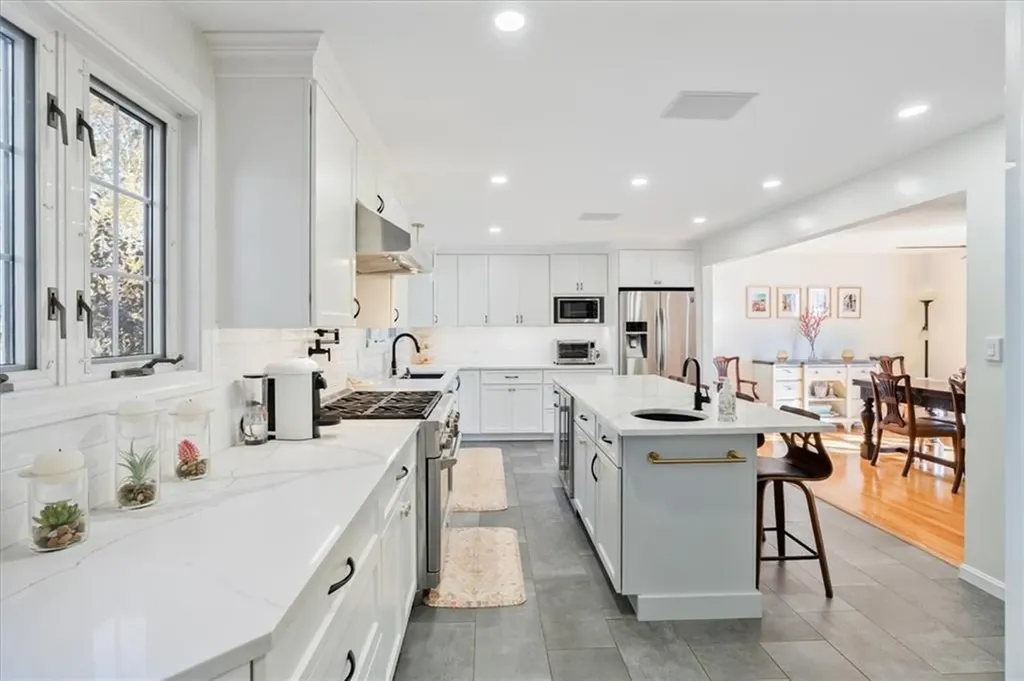 15 Carrie Ann Drive West Warwick RI 02893