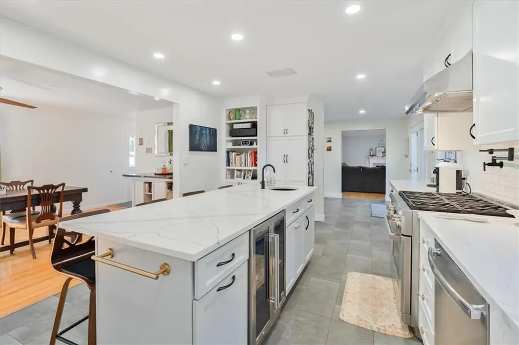 15 Carrie Ann Drive West Warwick RI 02893