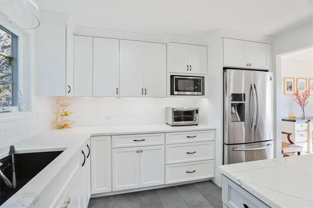 15 Carrie Ann Drive West Warwick RI 02893