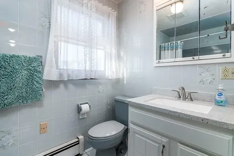 18 Greenbrier Road Narragansett RI 02882