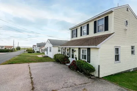 18 Greenbrier Road Narragansett RI 02882