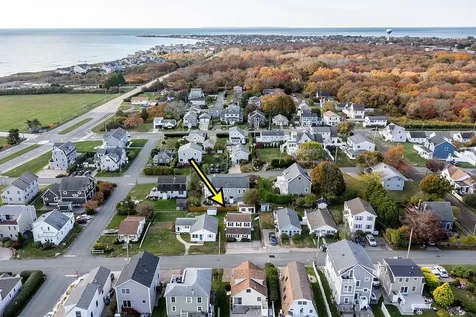 18 Greenbrier Road Narragansett RI 02882