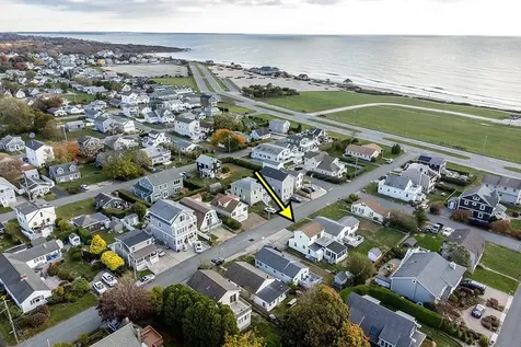 18 Greenbrier Road Narragansett RI 02882