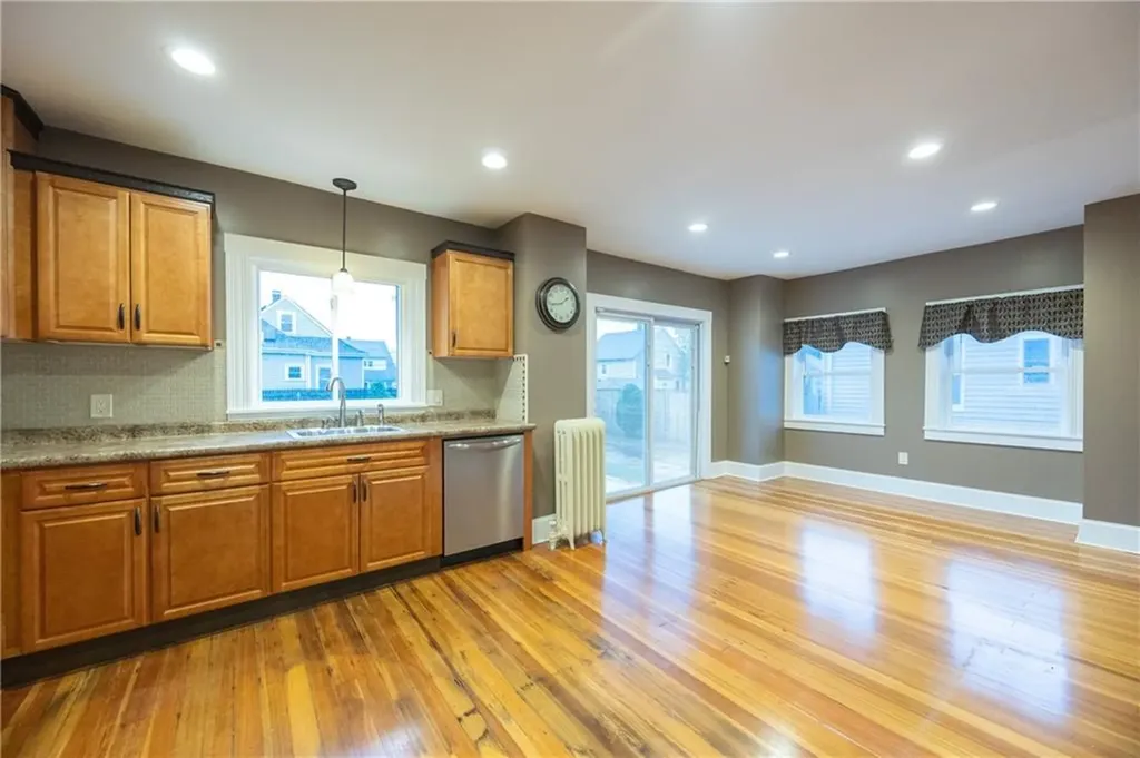 200 Woodward Avenue East Providence RI 02914