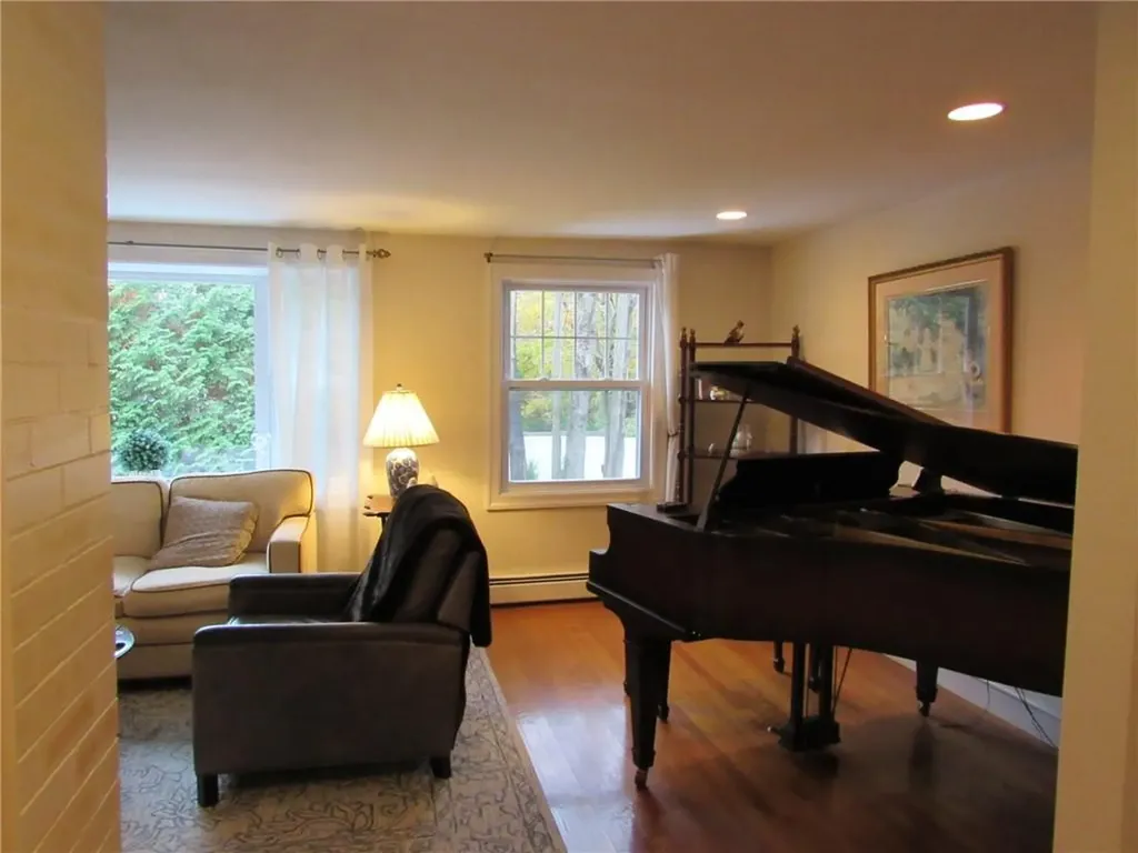 16 Shady Glen Drive Warwick RI 02818