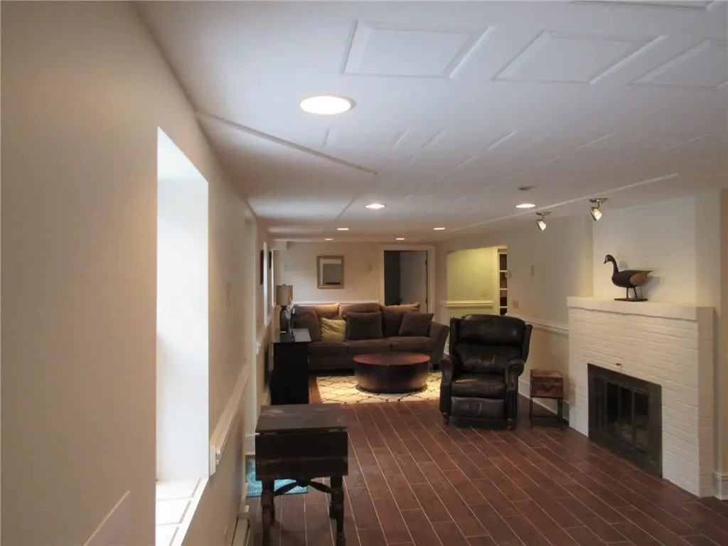 16 Shady Glen Drive Warwick RI 02818