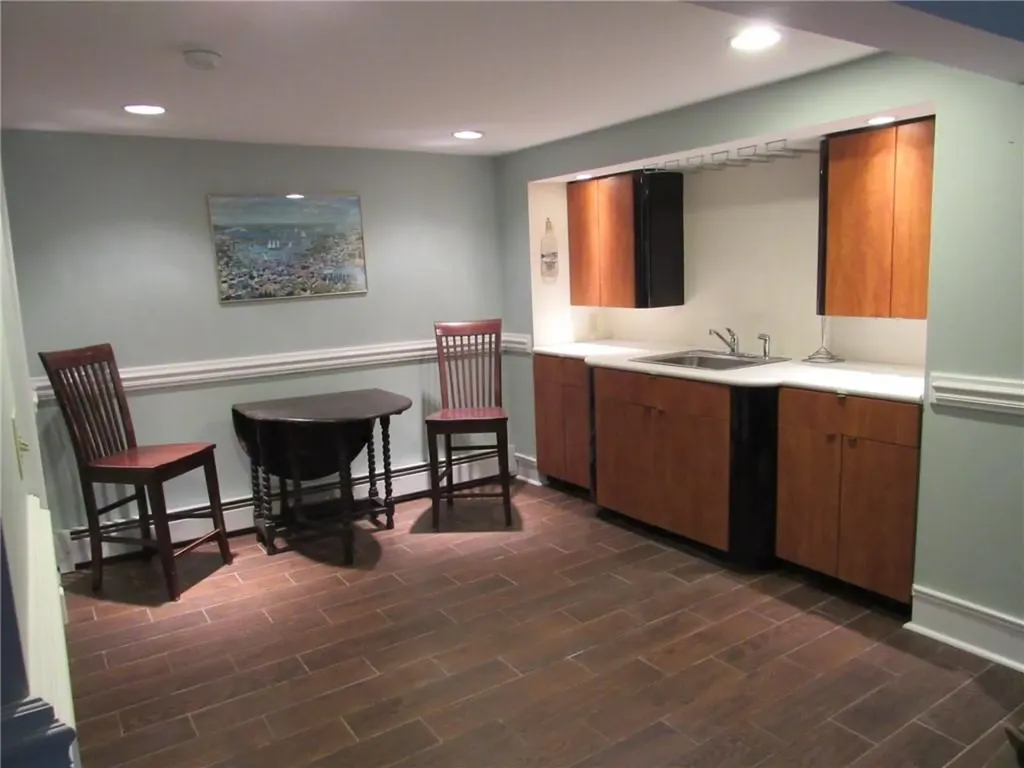 16 Shady Glen Drive Warwick RI 02818