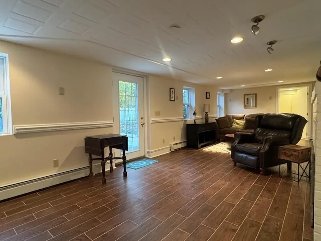 16 Shady Glen Drive Warwick RI 02818