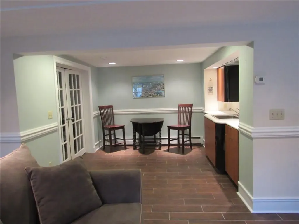 16 Shady Glen Drive Warwick RI 02818