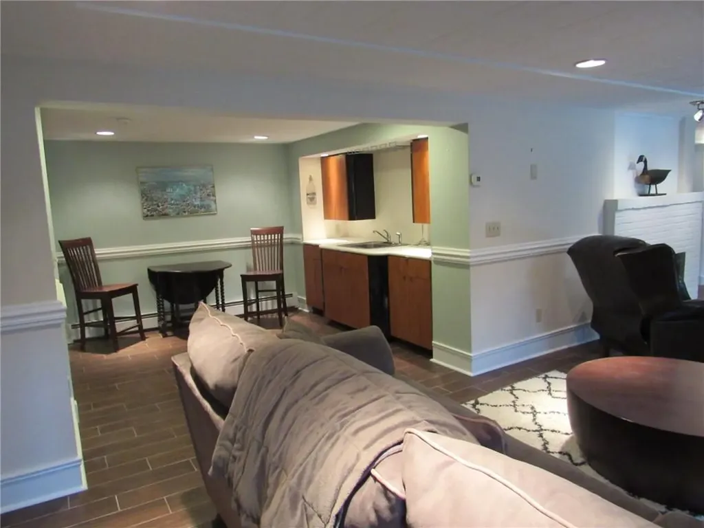 16 Shady Glen Drive Warwick RI 02818