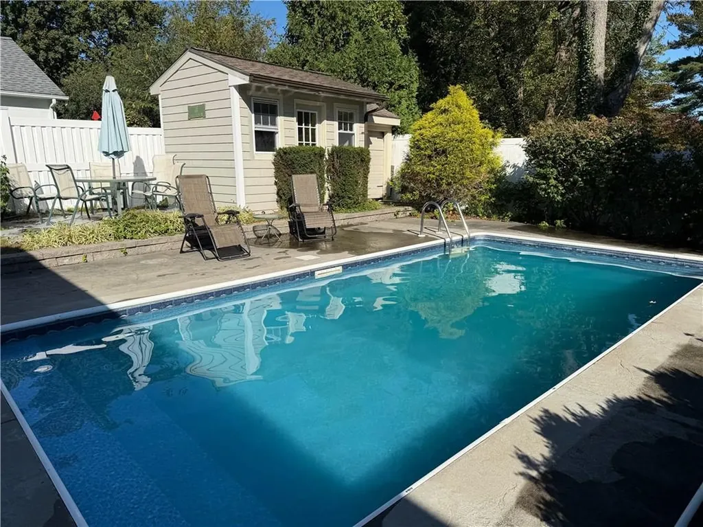 16 Shady Glen Drive Warwick RI 02818