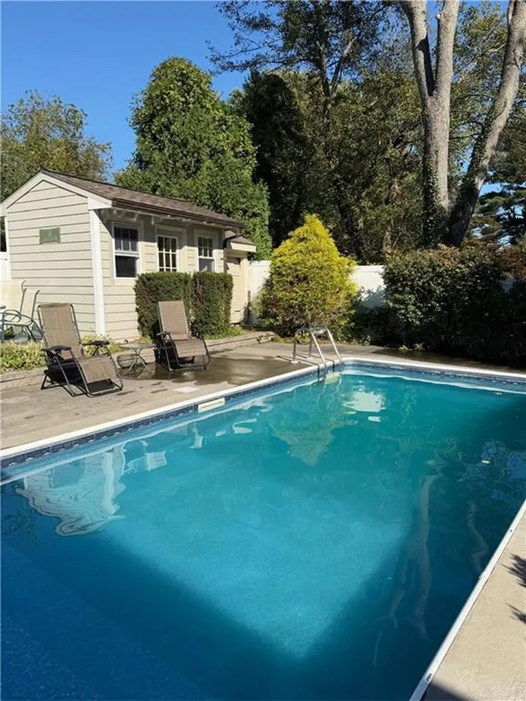 16 Shady Glen Drive Warwick RI 02818