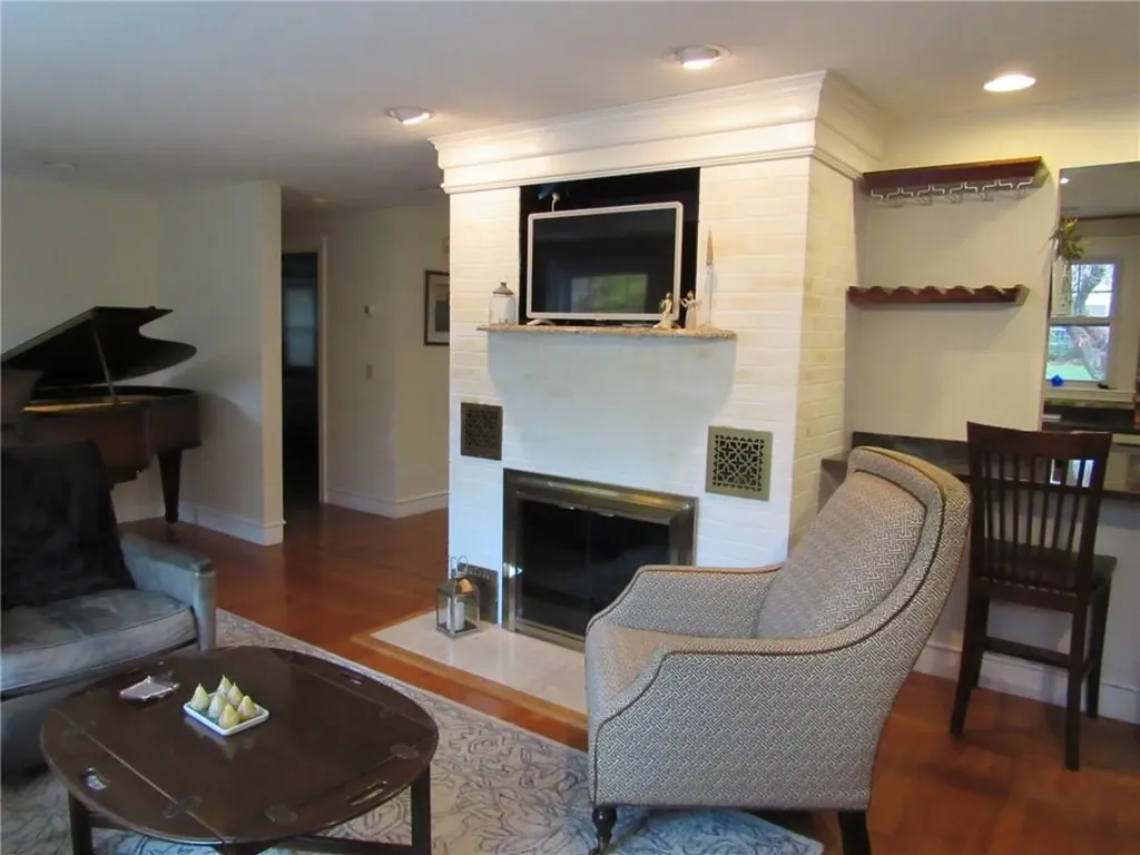 16 Shady Glen Drive Warwick RI 02818