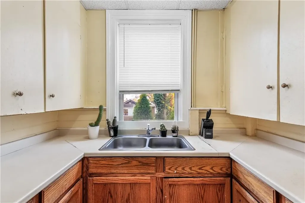 33 White Street Pawtucket RI 02860