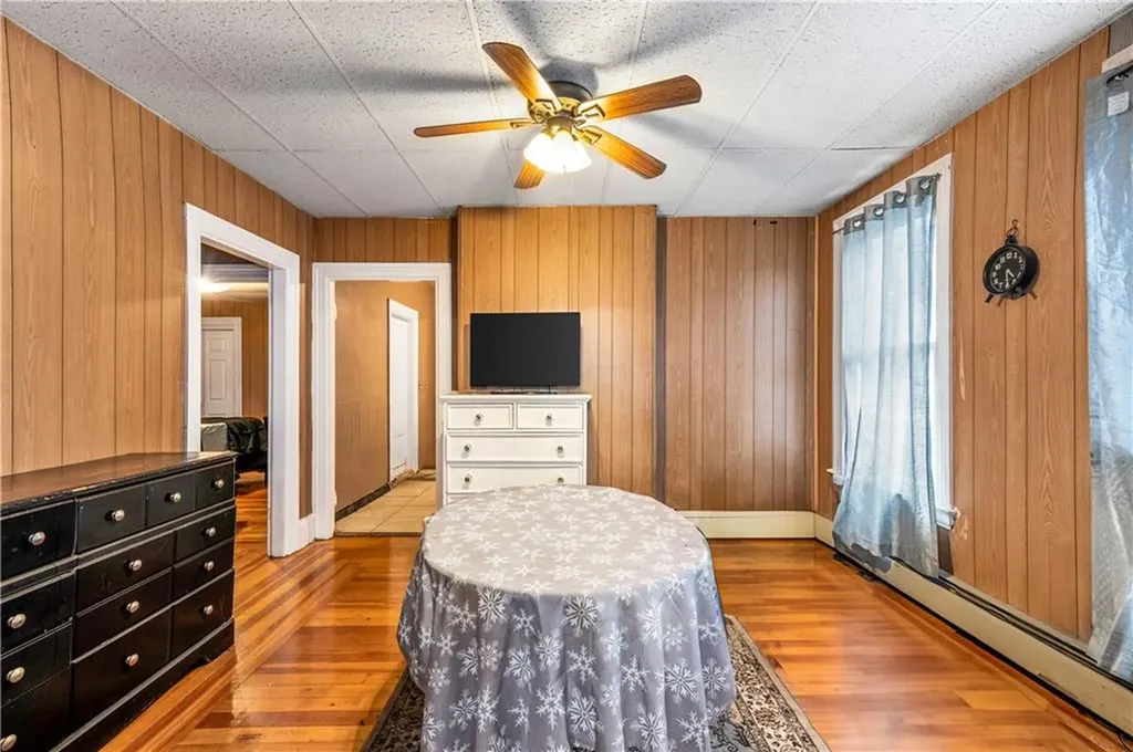33 White Street Pawtucket RI 02860
