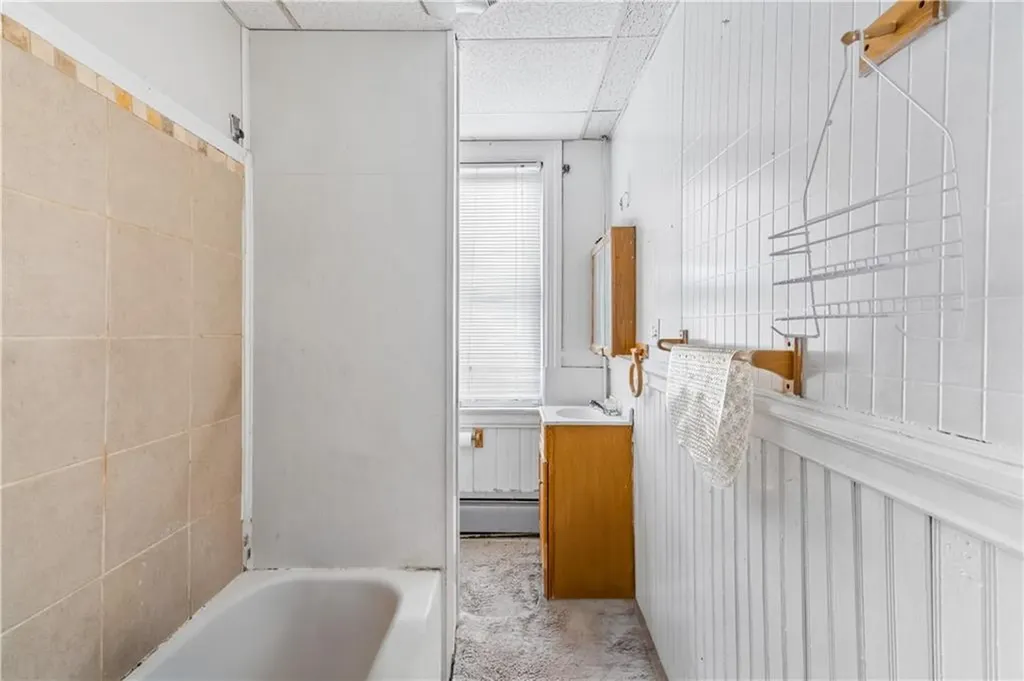 33 White Street Pawtucket RI 02860