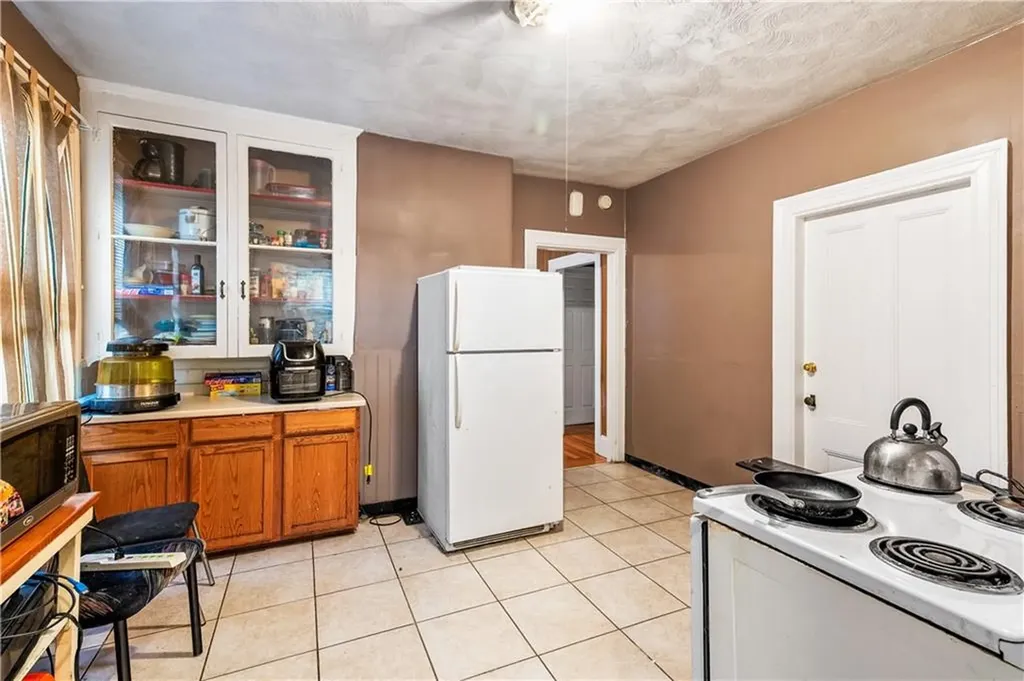 33 White Street Pawtucket RI 02860