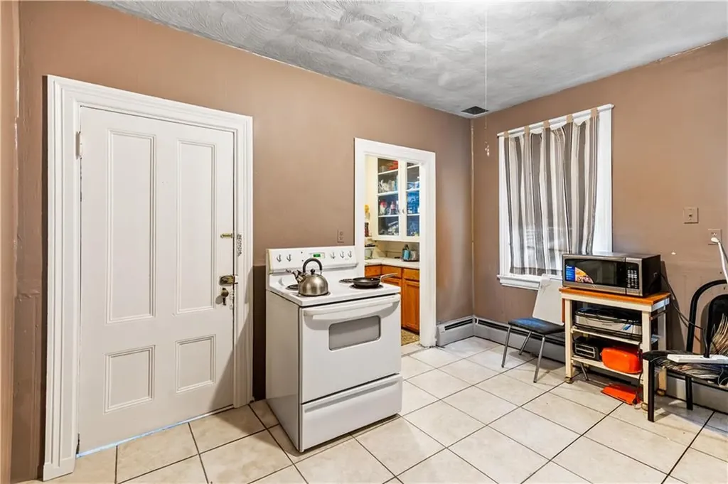 33 White Street Pawtucket RI 02860