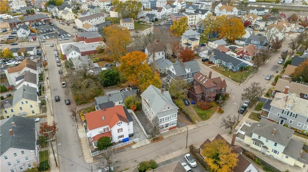33 White Street Pawtucket RI 02860