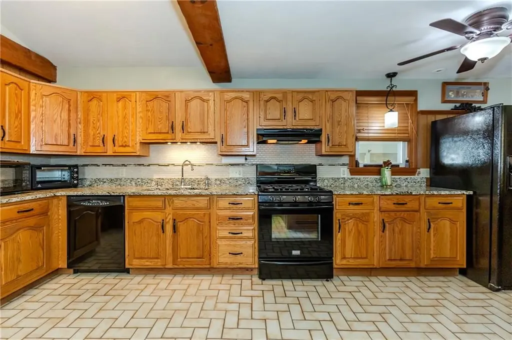 12 Wadsworth Avenue Smithfield RI 02917